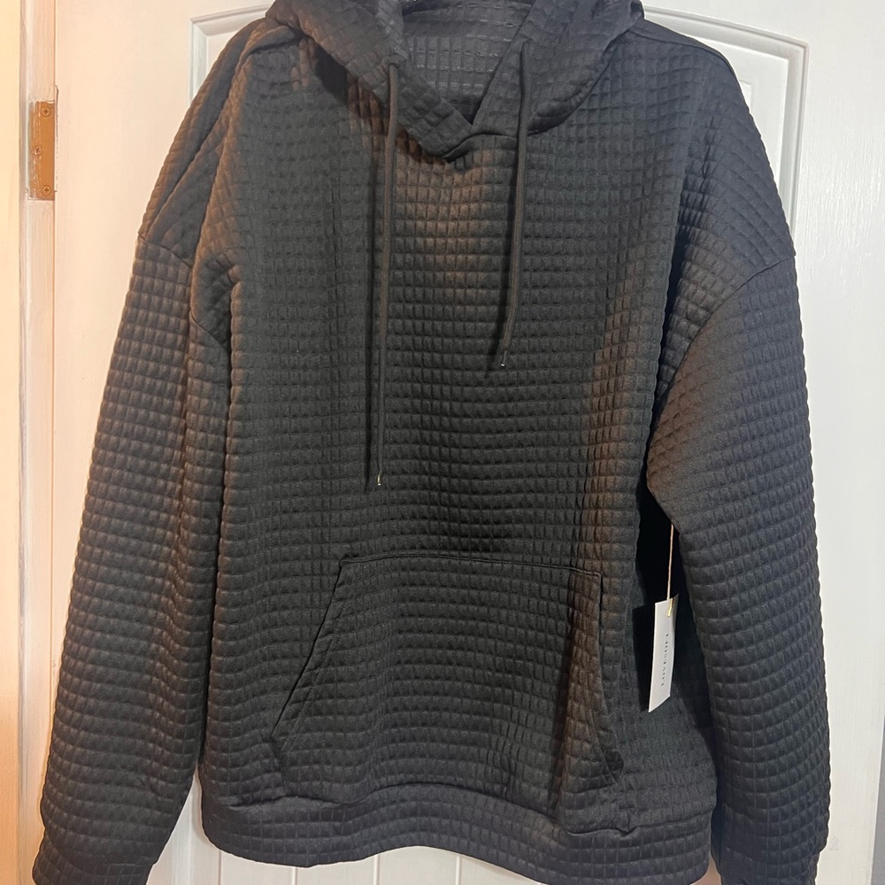 Black Quilted Hoodie Sweatshirt